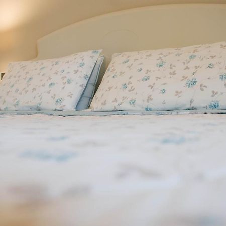 Villa Chiara B&B Biandronno Экстерьер фото
